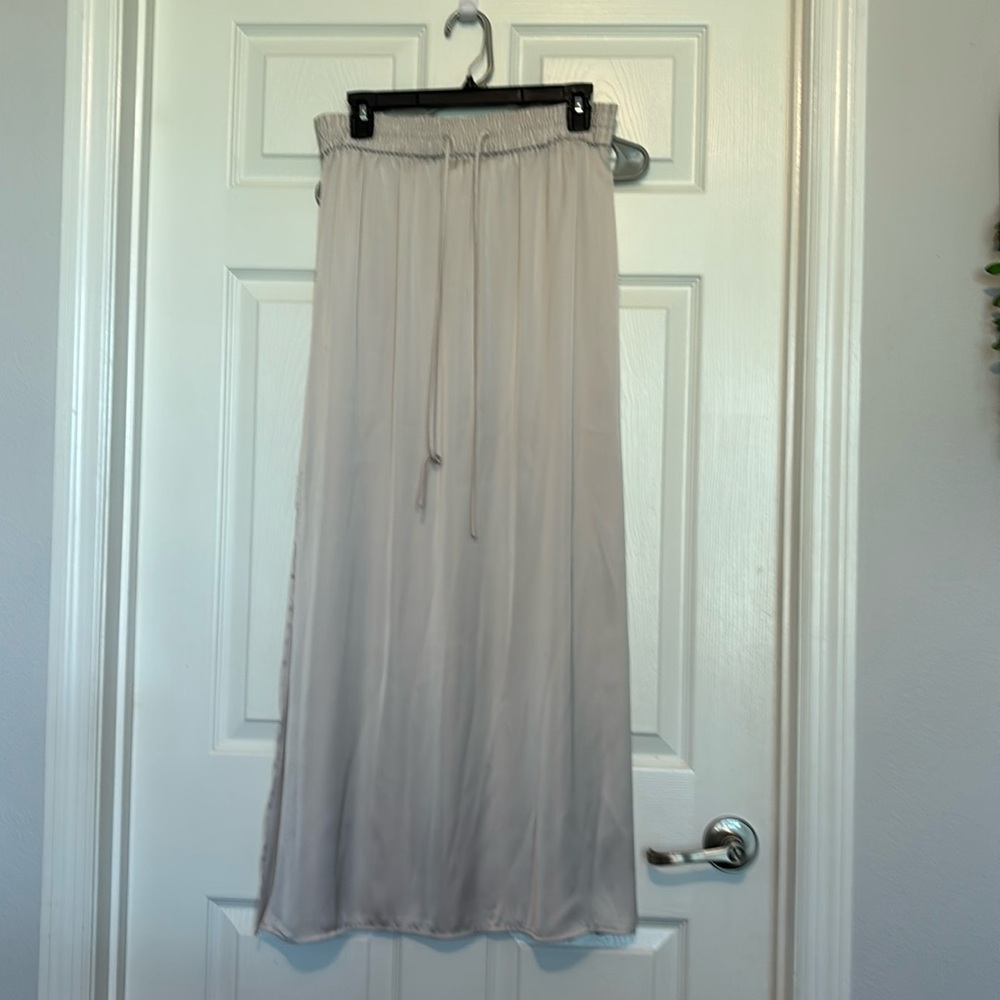 H&M Women’s Ivory Satin Maxi Skirt w/ Drawstring Waist - Medium